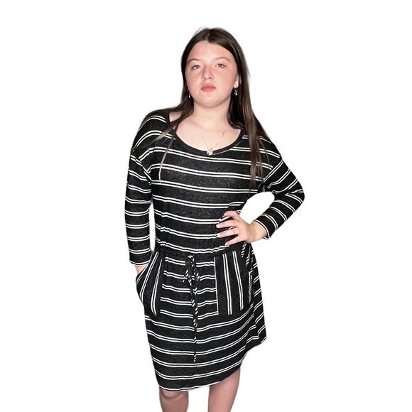 Moa Moa SWEATER DRESS Womens SM Black White Striped Knit Pockets Tie Waist Belt - Picture 9 of 10